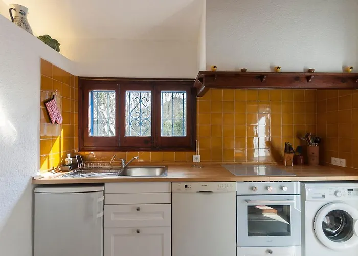 Lets Holidays Big House With Bbq And Dining Outside Сasa de vacaciones Tossa de Mar