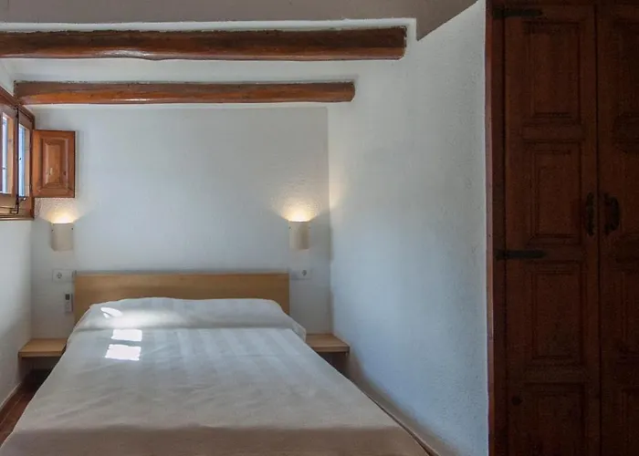 Lets Holidays Big House With Bbq And Dining Outside Сasa de vacaciones Tossa de Mar