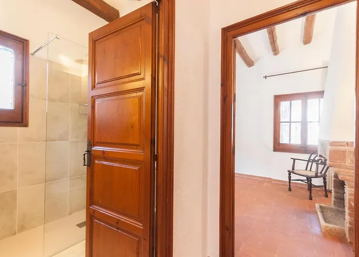 Lets Holidays Big House With Bbq And Dining Outside