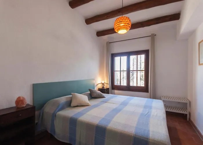 Lets Holidays Big House With Bbq And Dining Outside Сasa de vacaciones