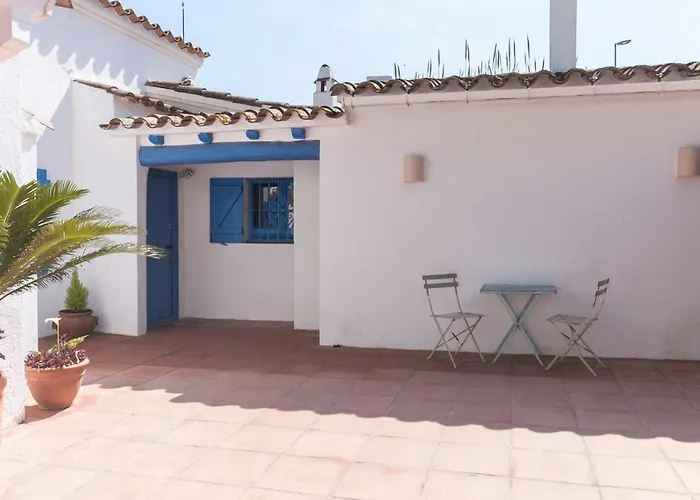 Сasa de vacaciones Lets Holidays Big House With Bbq And Dining Outside *