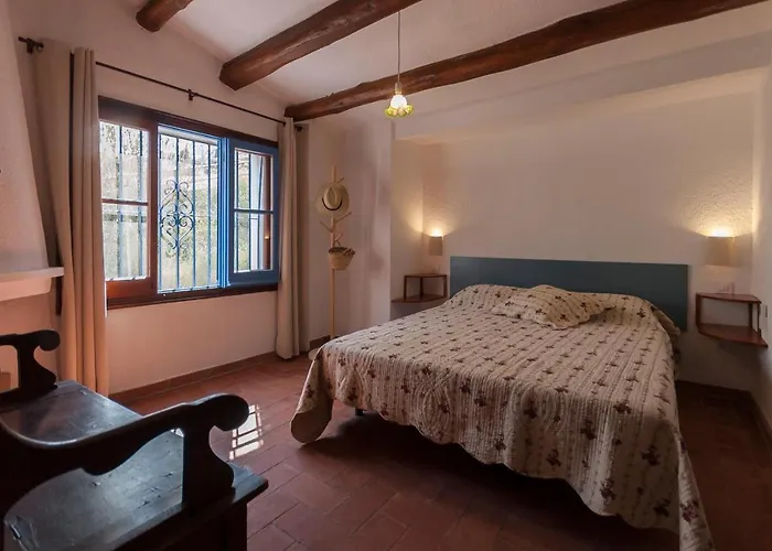 Сasa de vacaciones Lets Holidays Big House With Bbq And Dining Outside *