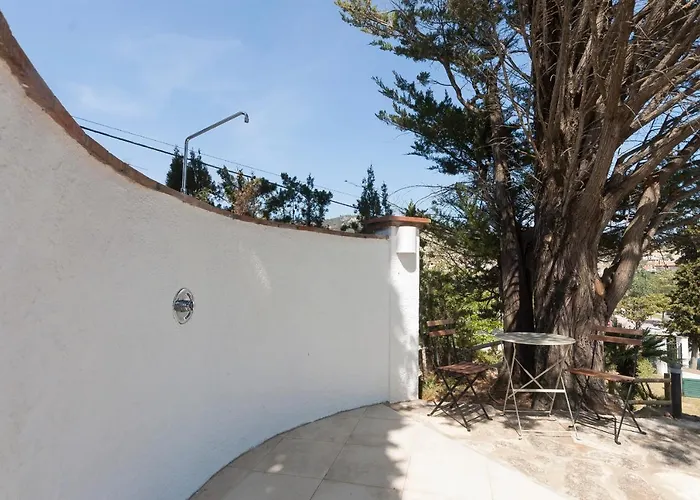 Lets Holidays Big House With Bbq And Dining Outside Сasa de vacaciones